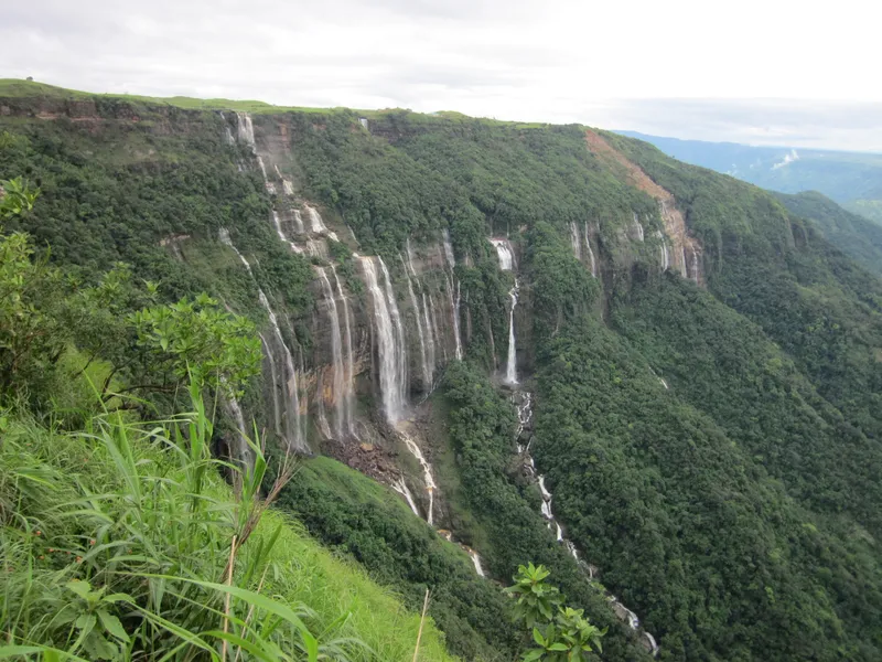 Nohsngithiang Falls